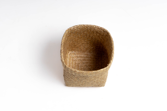 Square sedge basket with broken mouth