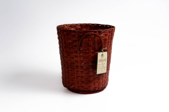 Flat rattan basket